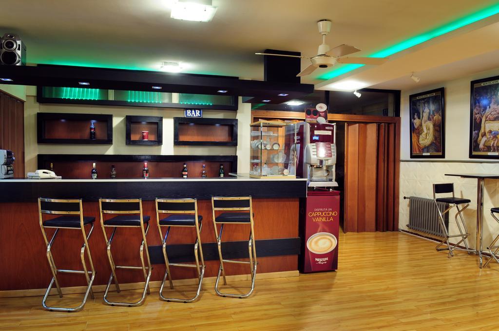 Hotel Temu Вила Карлос Пас Екстериор снимка